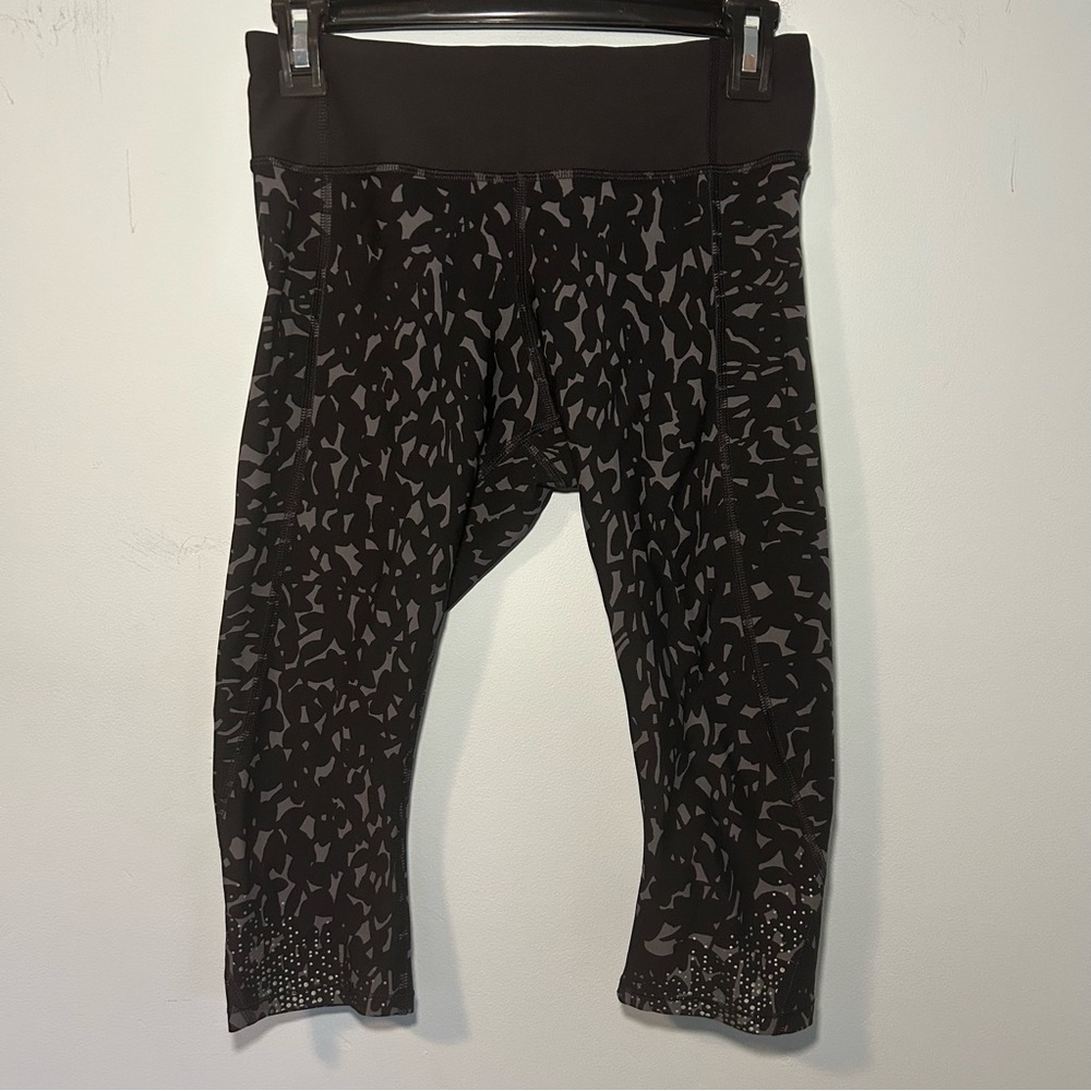 Lululemon Black & Gray Run Inspire Crop II Leggings Size 6